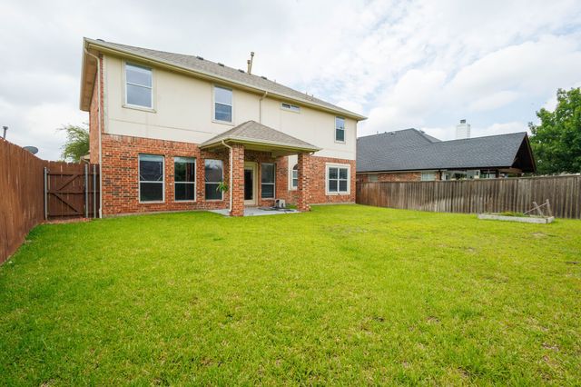 6107 Lakecrest Drive, Sachse, TX 75048