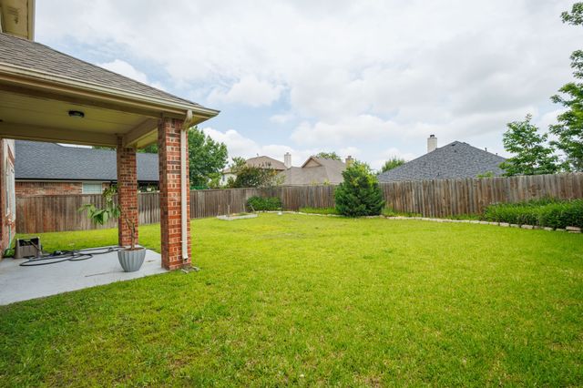 6107 Lakecrest Drive, Sachse, TX 75048