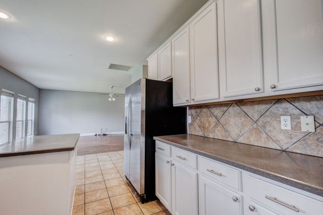 6107 Lakecrest Drive, Sachse, TX 75048