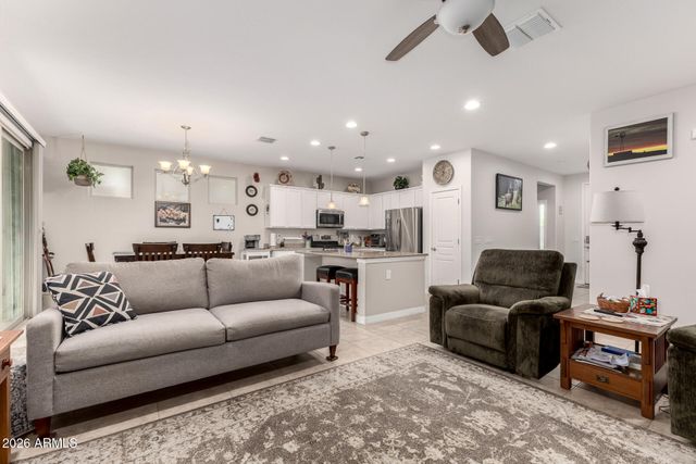 41615 W CALIENTE Drive, Maricopa, AZ 85138