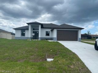 2708 Diplomat PKWY W, Cape Coral, FL 33993