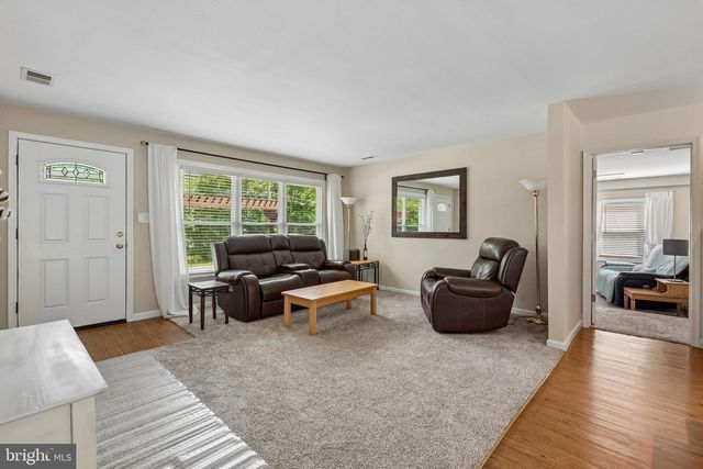 14376 PINE LN, Woodbridge, VA 22191