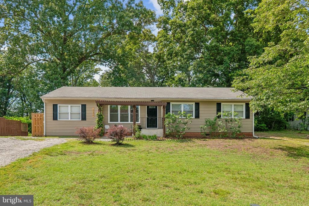 14376 PINE LN, Woodbridge, VA 22191