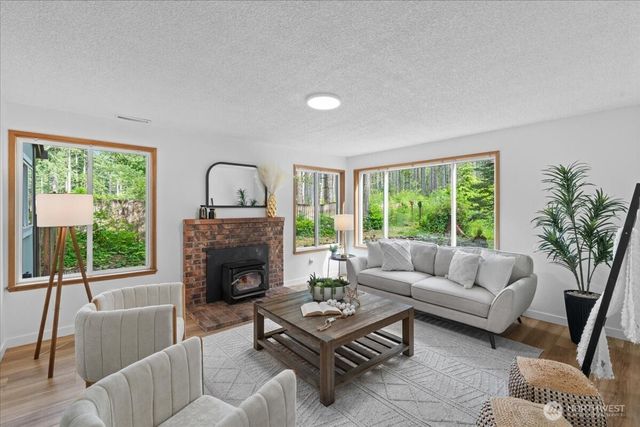 42723 SE 175th Place, North Bend, WA 98045