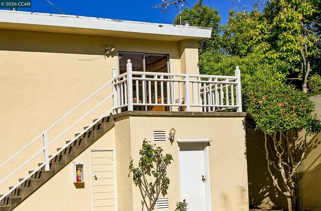 3037 College Ave, Berkeley, CA 94705