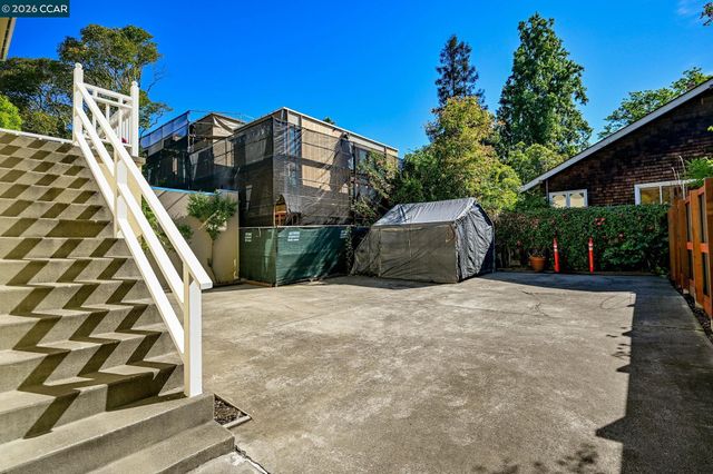 3037 College Ave, Berkeley, CA 94705