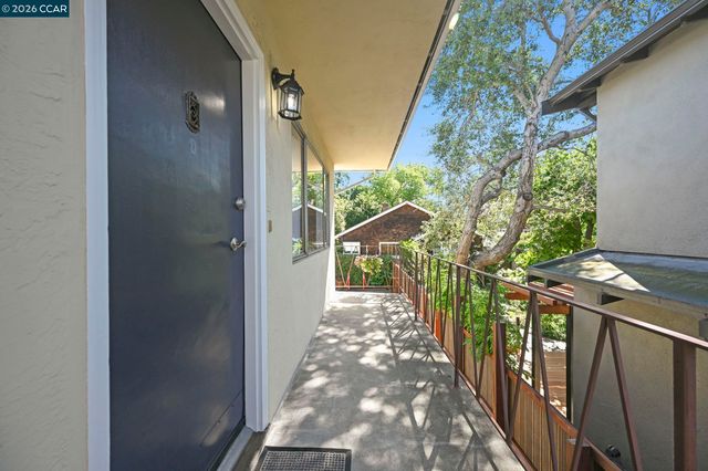 3037 College Ave, Berkeley, CA 94705