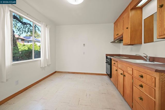 3037 College Ave, Berkeley, CA 94705
