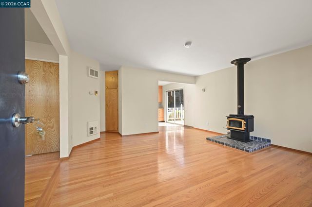 3037 College Ave, Berkeley, CA 94705