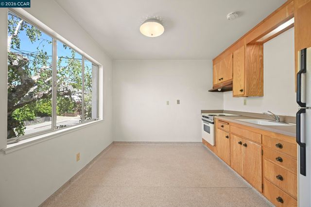 3037 College Ave, Berkeley, CA 94705