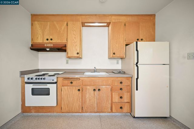 3037 College Ave, Berkeley, CA 94705