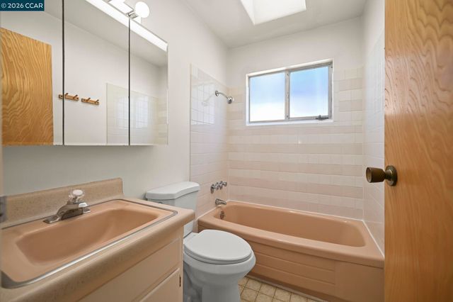 3037 College Ave, Berkeley, CA 94705