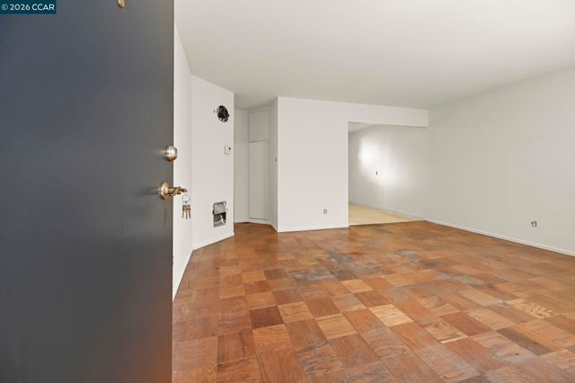3037 College Ave, Berkeley, CA 94705
