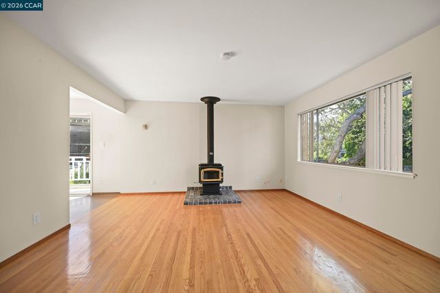 3037 College Ave, Berkeley, CA 94705