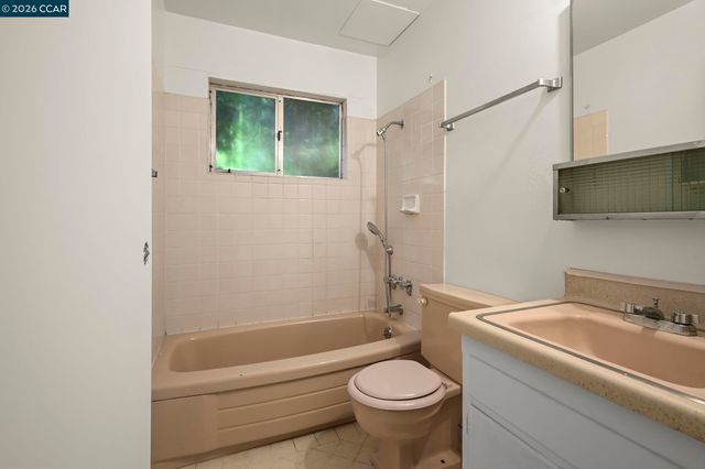 3037 College Ave, Berkeley, CA 94705