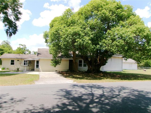 5714 19TH STREET, Zephyrhills, FL 33542