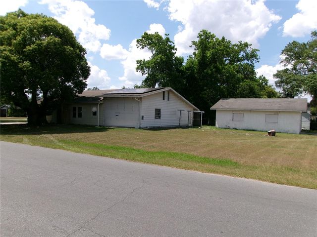 5714 19TH STREET, Zephyrhills, FL 33542