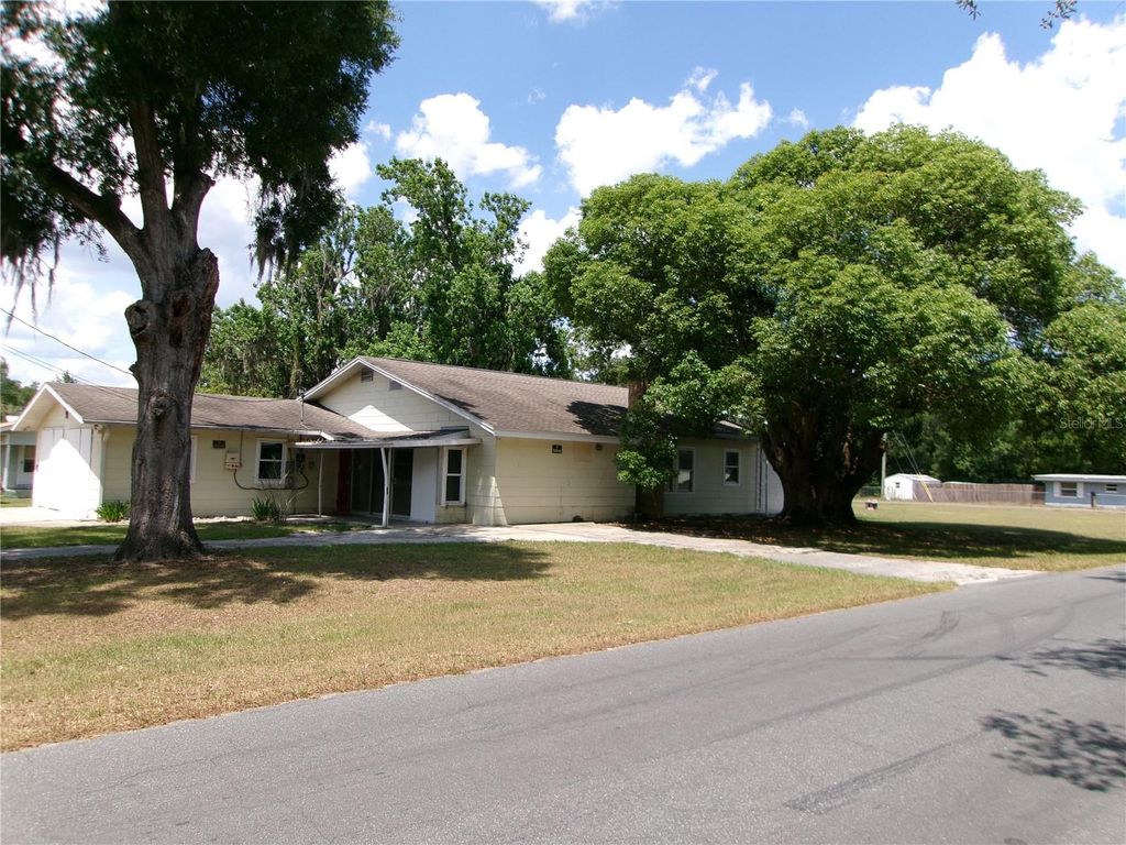 5714 19TH STREET, Zephyrhills, FL 33542
