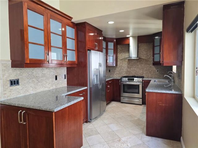 1154 S Barrington 312, Los Angeles, CA 90049