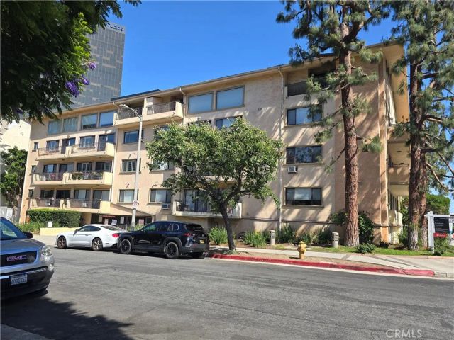1154 S Barrington 312, Los Angeles, CA 90049
