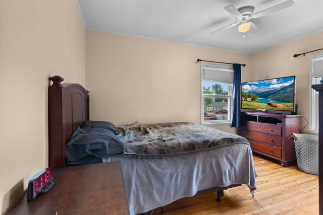 423 9th AVE SW, Minot, ND 58701