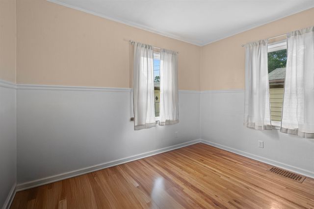 423 9th AVE SW, Minot, ND 58701