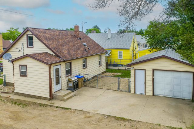 423 9th AVE SW, Minot, ND 58701