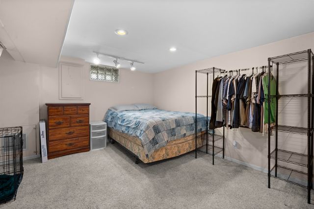 423 9th AVE SW, Minot, ND 58701