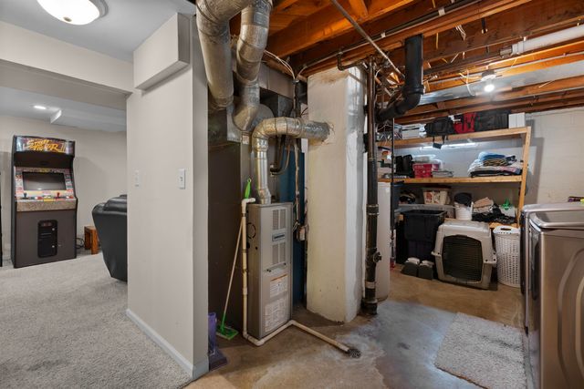 423 9th AVE SW, Minot, ND 58701