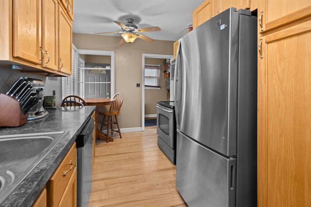 423 9th AVE SW, Minot, ND 58701