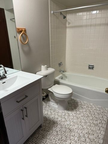 6408 Nature Drive 3W, Oak Forest, IL 60452