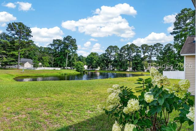 20 Pine Ridge Dr, Bluffton, SC 29910