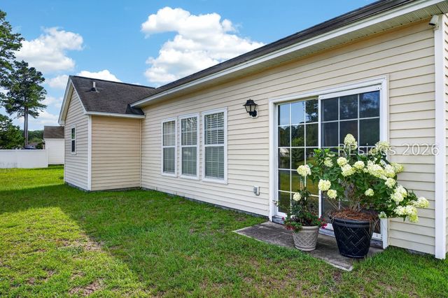 20 Pine Ridge Dr, Bluffton, SC 29910