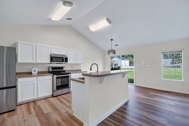 20 Pine Ridge Dr, Bluffton, SC 29910