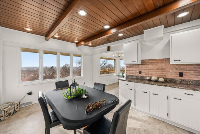 2555 Hull Avenue, Des Moines, IA 50317