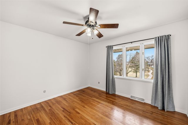 2555 Hull Avenue, Des Moines, IA 50317