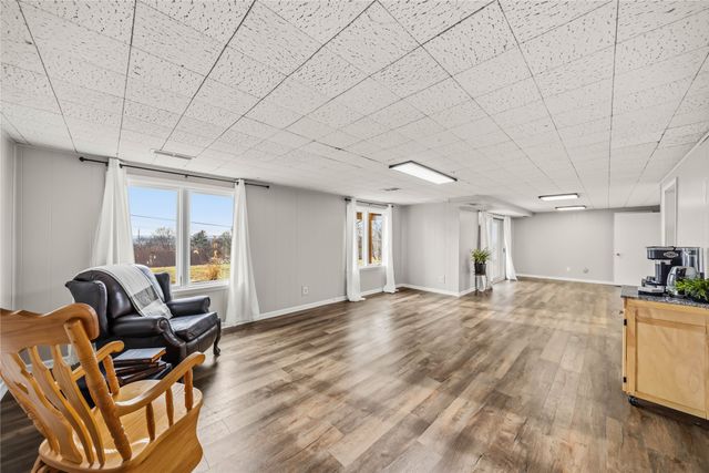 2555 Hull Avenue, Des Moines, IA 50317