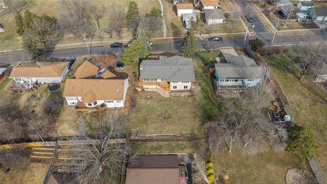 2555 Hull Avenue, Des Moines, IA 50317