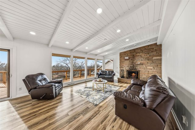 2555 Hull Avenue, Des Moines, IA 50317