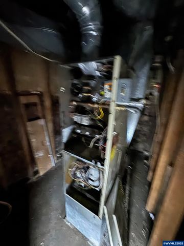 260 20th St SE, Salem, OR 97301