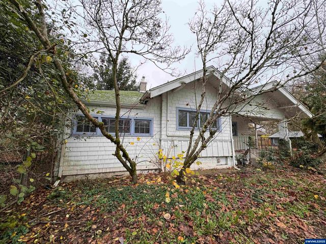 260 20th St SE, Salem, OR 97301