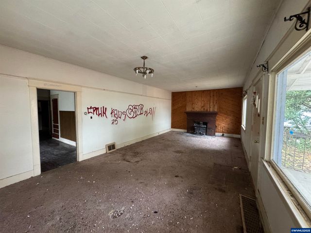 260 20th St SE, Salem, OR 97301