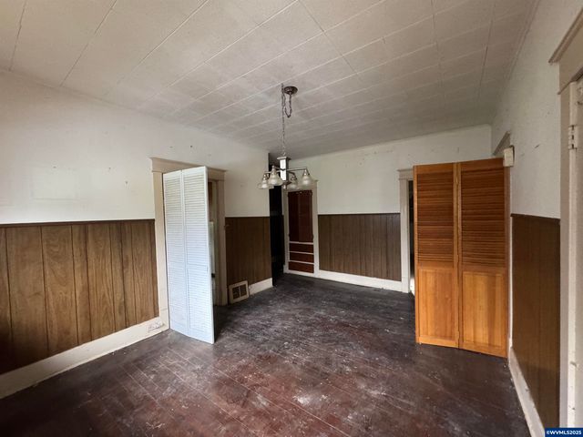 260 20th St SE, Salem, OR 97301