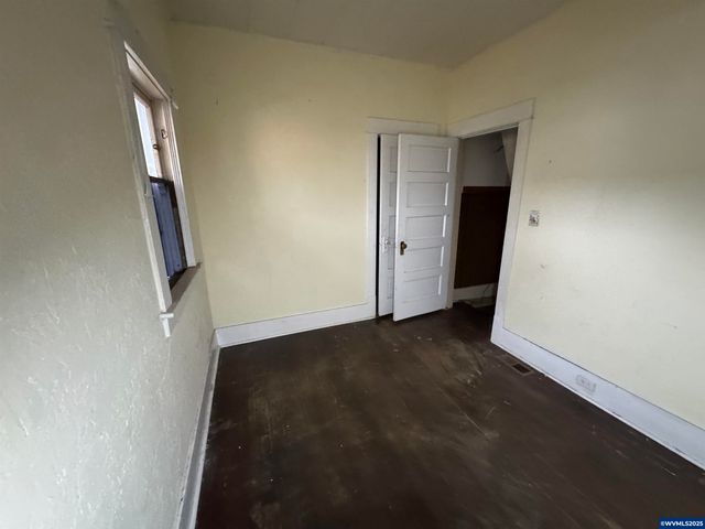 260 20th St SE, Salem, OR 97301