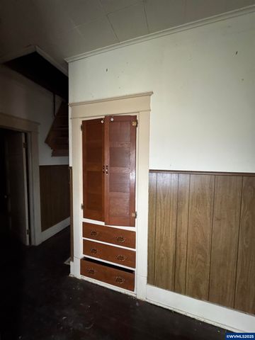 260 20th St SE, Salem, OR 97301