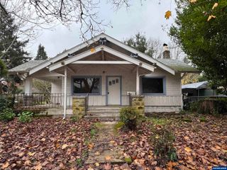 260 20th St SE, Salem, OR 97301
