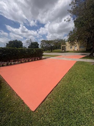 993 NE 3rd Ave, Homestead, FL 33030