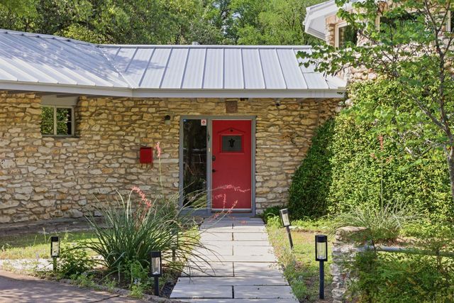 2003 Rabb RD, Austin, TX 78704