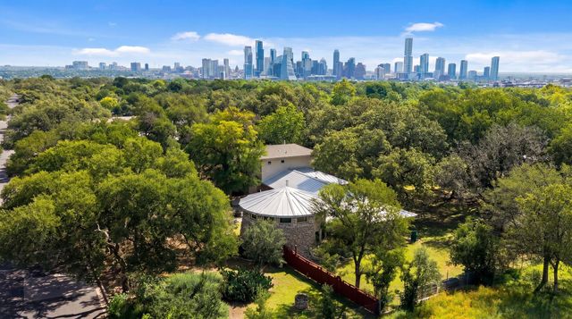 2003 Rabb RD, Austin, TX 78704
