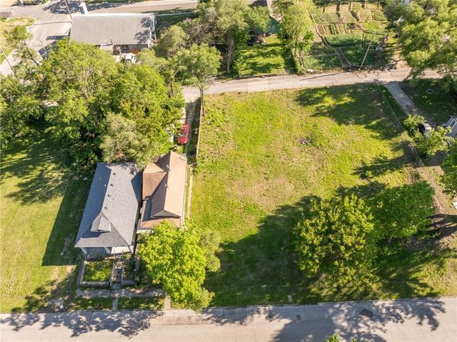 1211 Armstrong Avenue, Kansas City, KS 66102
